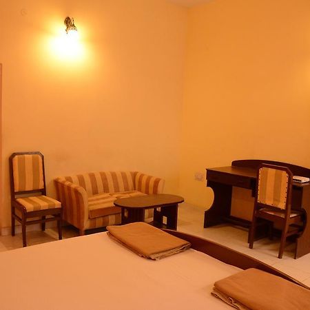 Hotel The Orient Kanpur Eksteriør billede