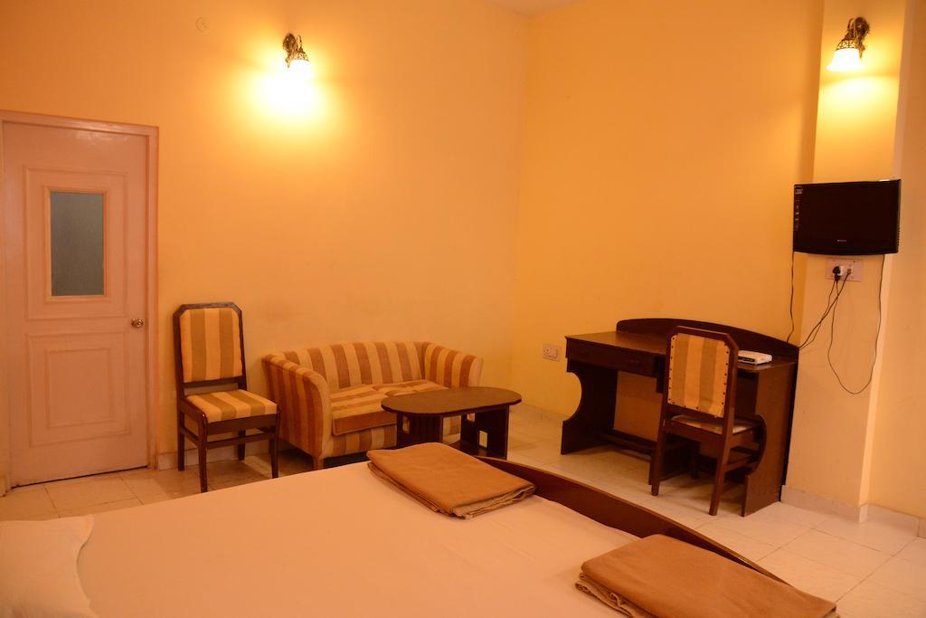 Hotel The Orient Kanpur Eksteriør billede